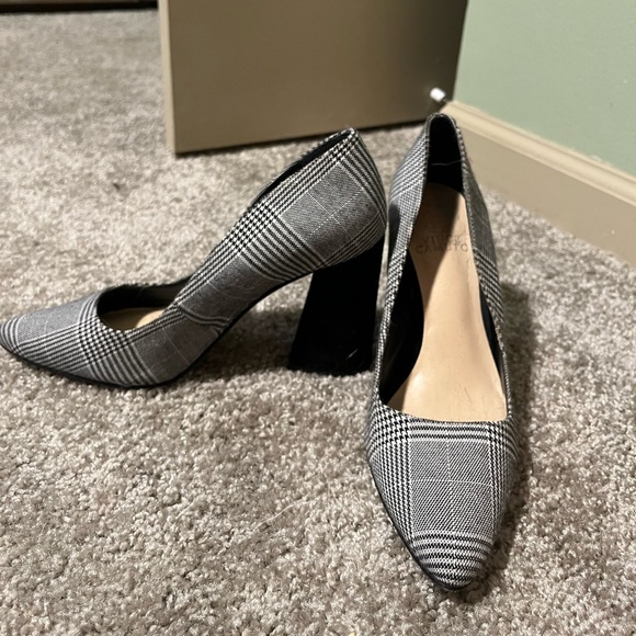 Vince Camuto Heel - Picture 2 of 3